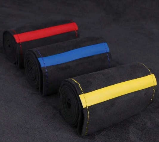 Cubre volante gamuza con línea azul/rojo/amarillo